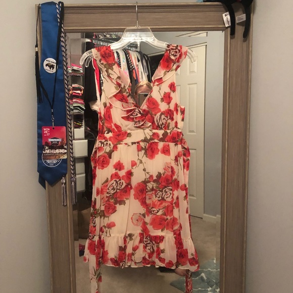 Floral dress. Size M worn once - Picture 1 of 4